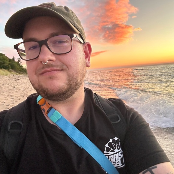 Meet your Posher, Quinn - Picture 3 of 3